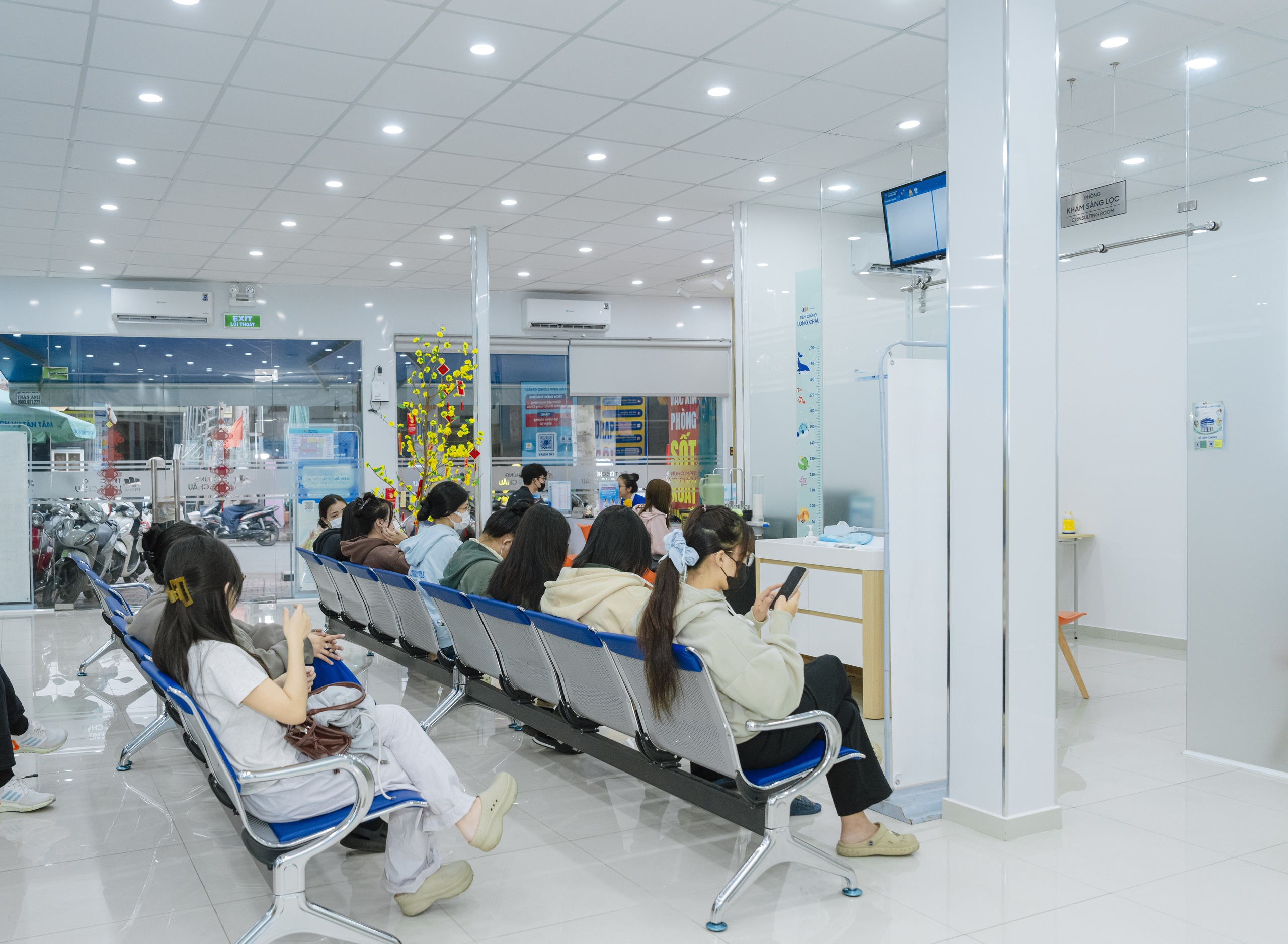 Long Châu tầm soát HPV miễn phí cho hàng trăm khách hàng, ra mắt giải pháp nhận diện sớm nguy cơ ung thư cổ tử cung- Ảnh 3.