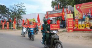 Khắp nẻo đường ở Khánh Hòa rộn ràng trước ngày bầu cử