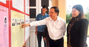 Người dân giáo xứ Đồng Bình đặt trọn niềm tin từ những lá phiếu bầu