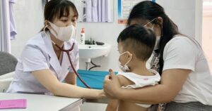 Giai đoạn khởi phát của bệnh tay chân miệng có biểu hiện gì?