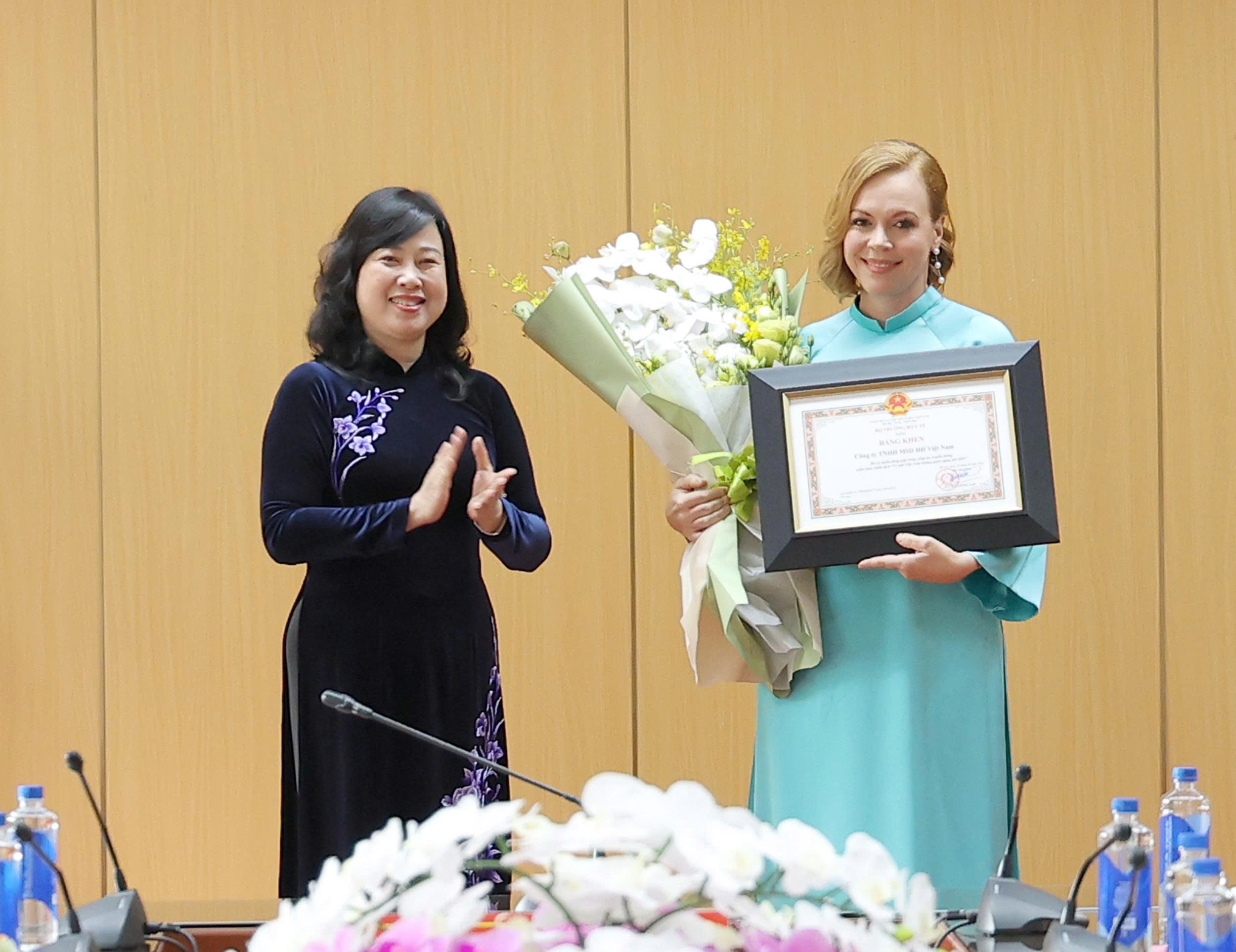 Bộ trưởng Đào Hồng Lan tiếp và làm việc với Chủ tịch khu vực châu Á - Thái Bình Dương của MSD- Ảnh 12.