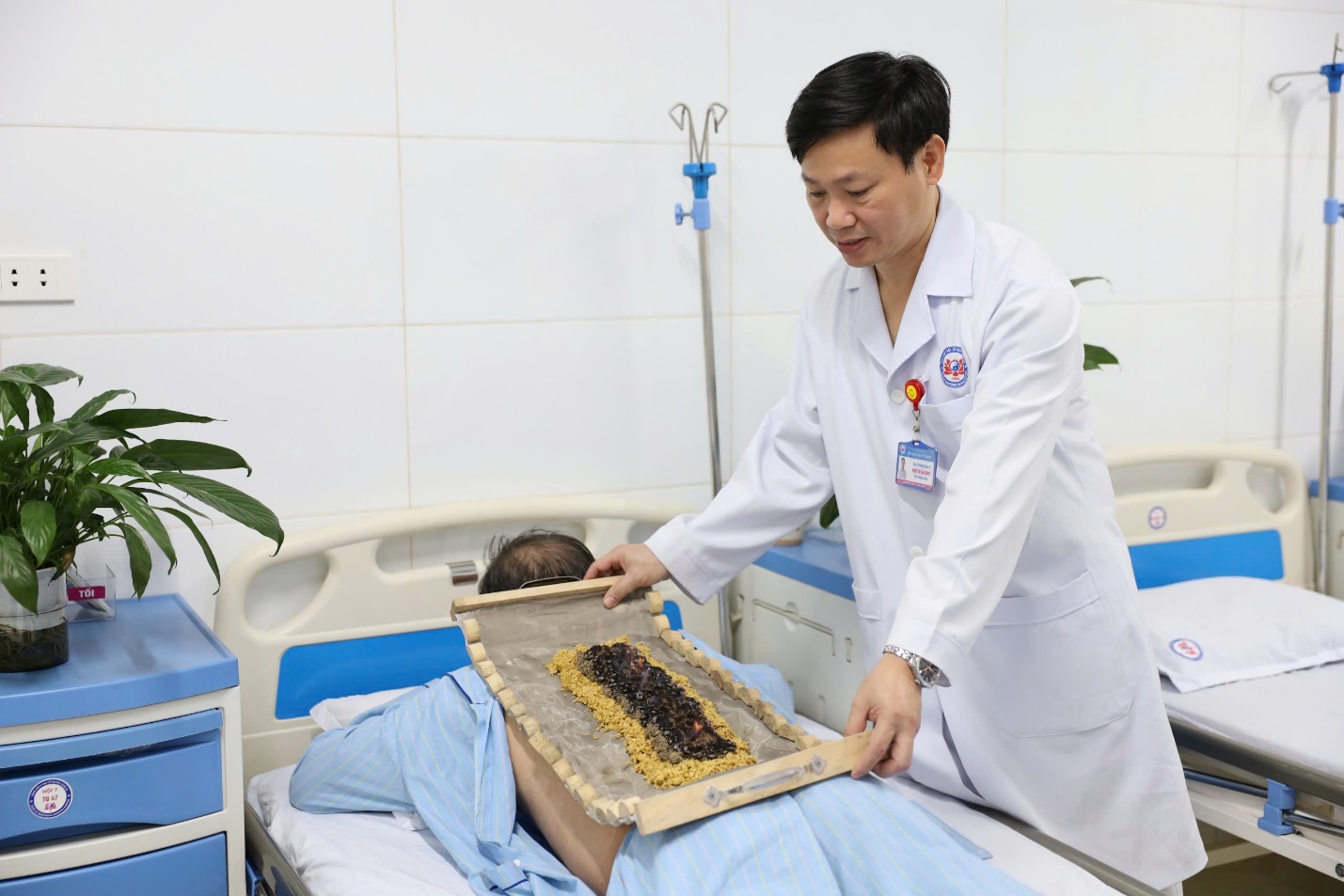 Bệnh viện Y học cổ truyền Nghệ An: 62 năm tự hào và khát vọng vươn xa- Ảnh 6.