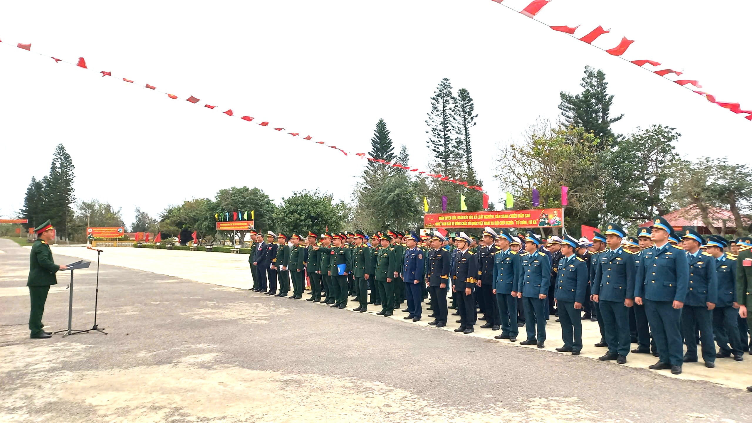 Hình ảnh cử tri đặc khu Bạch Long Vĩ đi bầu cử sớm một ngày- Ảnh 2.