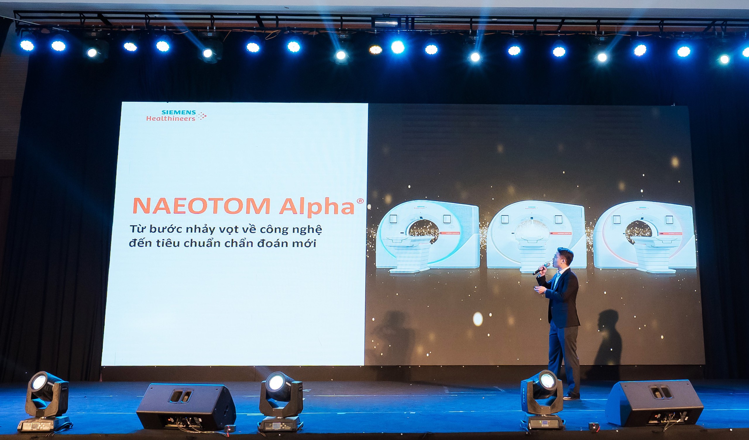 Công nghệ cắt lớp vi tính lượng tử: Mở ra cơ hội phát hiện sớm và điều trị chính xác hơn cho người bệnh- Ảnh 1. Công nghệ cắt lớp vi tính lượng tử: Mở ra cơ hội phát hiện sớm và điều trị chính xác hơn cho người bệnh- Ảnh 1.