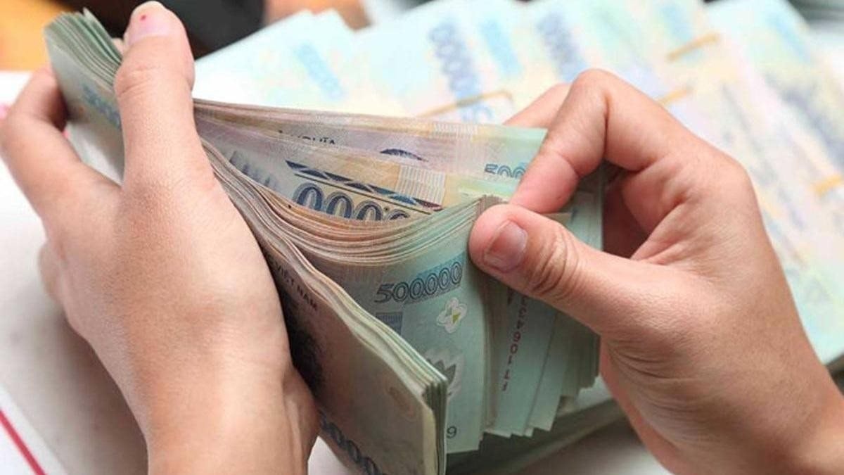 Nếu tăng lương cơ sở từ 1/7, thu nhập của cán bộ ngành Y sẽ thay đổi ra sao?- Ảnh 1.