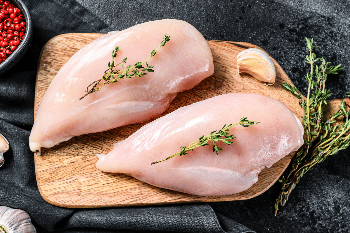 Ăn ức gà có giúp giảm cân tốt hơn ăn trứng?- Ảnh 1. Ăn ức gà có giúp giảm cân tốt hơn ăn trứng?- Ảnh 1.