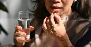 Uống vitamin sai cách: Thuốc bổ có thể thành ‘gánh nặng’ cho gan