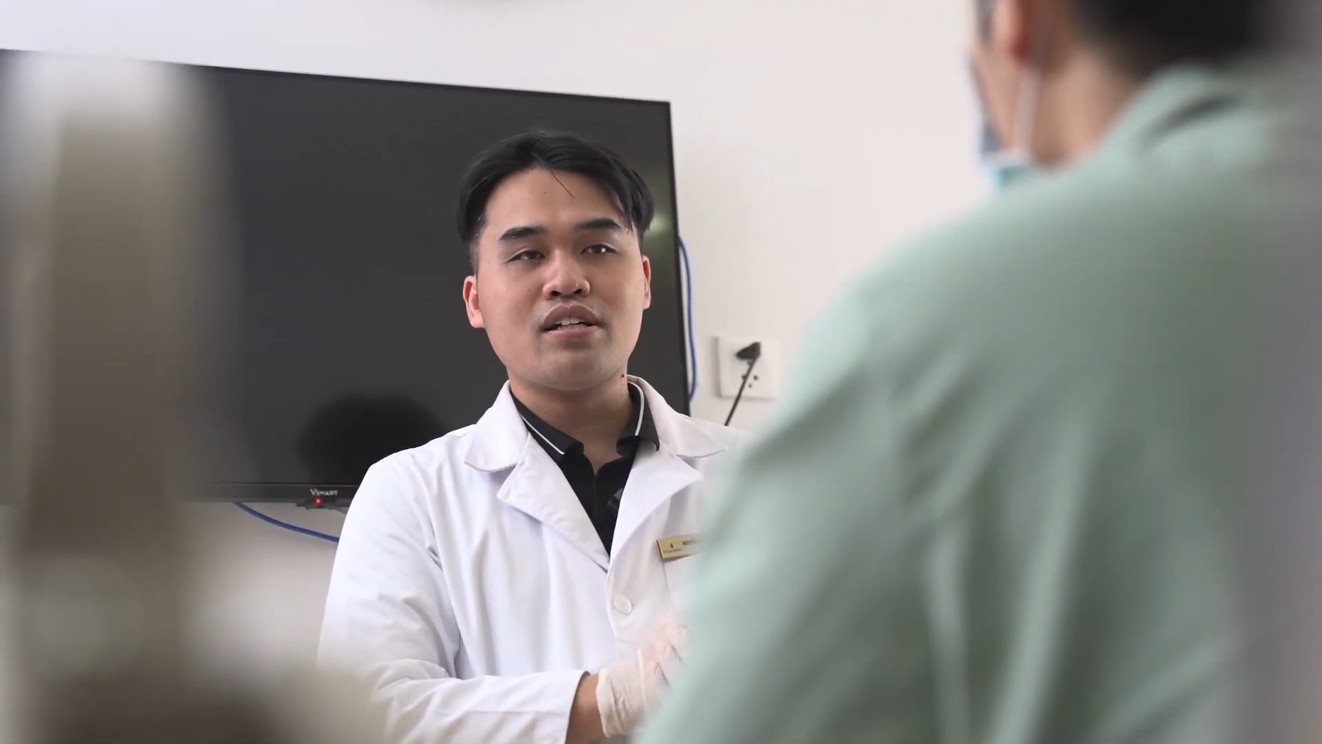 Chấm dứt 17 năm động kinh kháng trị nhờ phẫu thuật đặt điện cực vỏ não tại Vinmec- Ảnh 2. Chấm dứt 17 năm động kinh kháng trị nhờ phẫu thuật đặt điện cực vỏ não tại Vinmec- Ảnh 2.