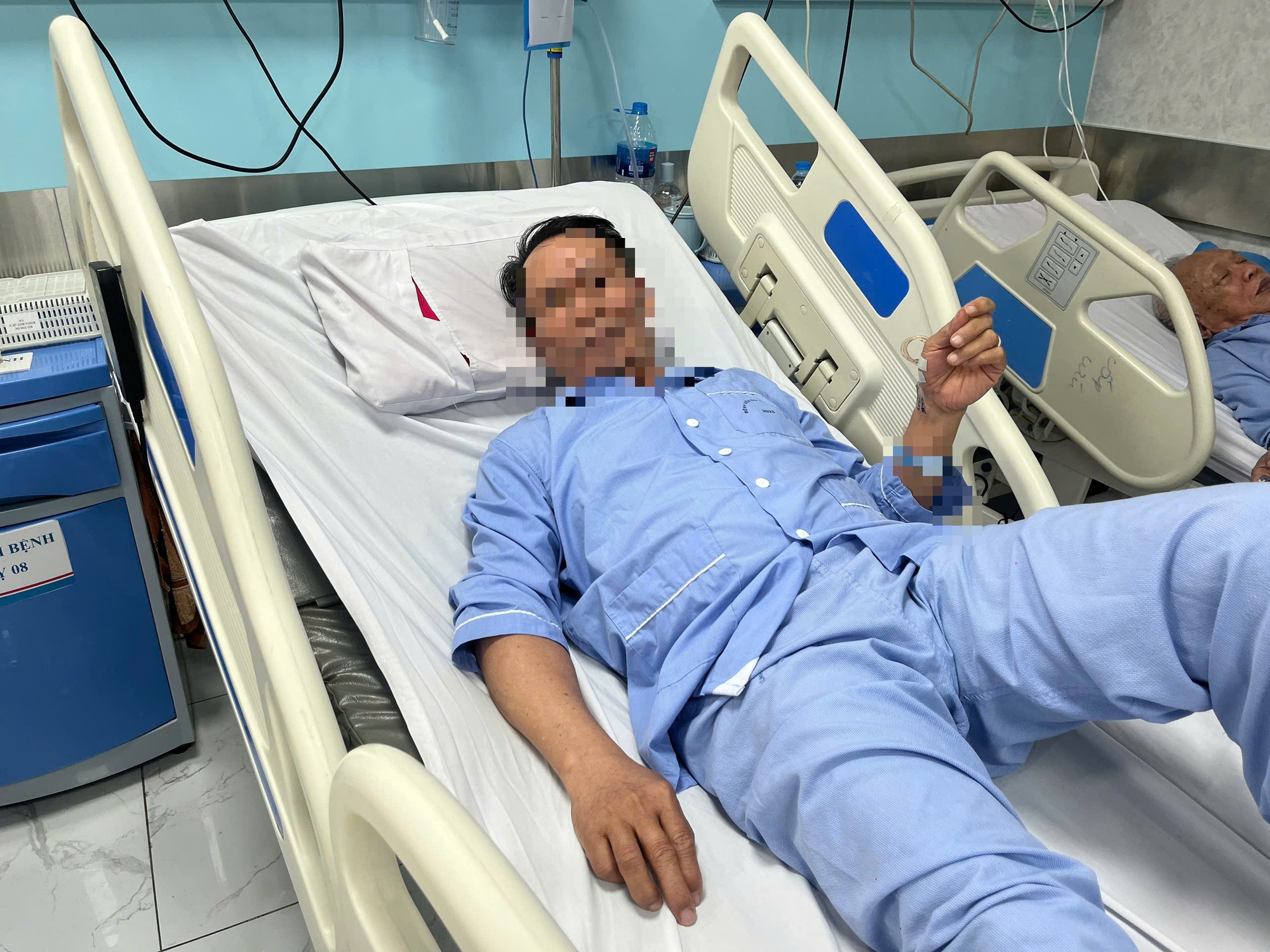 Bài 1: Đột quỵ ập đến trong tích tắc - Khi sự sống bị đẩy vào cuộc đua nghẹt thở- Ảnh 2. Bài 1: Đột quỵ ập đến trong tích tắc - Khi sự sống bị đẩy vào cuộc đua nghẹt thở- Ảnh 2.