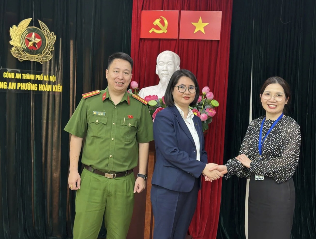 Công an Hà Nội hỗ trợ thu hồi hơn 16 tỷ đồng do Công ty TNHH Ford Việt Nam chuyển khoản nhầm- Ảnh 1. Công an Hà Nội hỗ trợ thu hồi hơn 16 tỷ đồng do Công ty TNHH Ford Việt Nam chuyển khoản nhầm- Ảnh 1.
