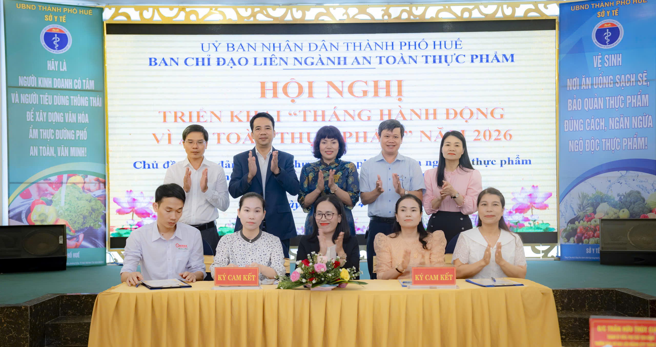 Huế siết chặt kiểm soát dịch vụ ăn uống, thức ăn đường phố- Ảnh 2.