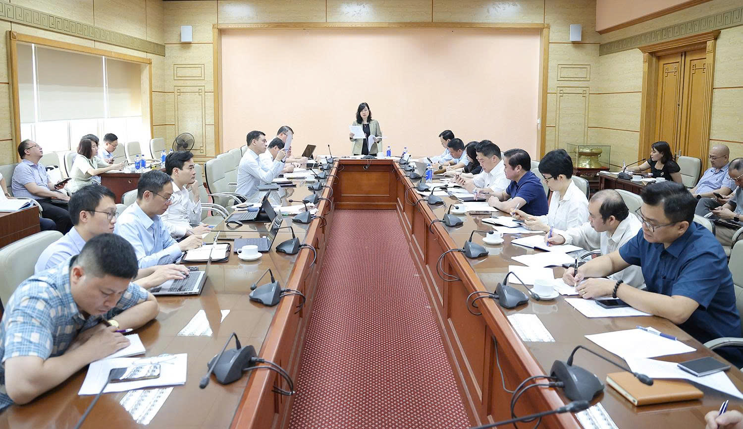 Bộ trưởng Đào Hồng Lan: Đẩy mạnh thực thi Nghị quyết 57-NQ/TW gắn với đột phá, đổi mới sáng tạo công tác y tế- Ảnh 9. Bộ trưởng Đào Hồng Lan: Đẩy mạnh thực thi Nghị quyết 57-NQ/TW gắn với đột phá, đổi mới sáng tạo công tác y tế- Ảnh 9.