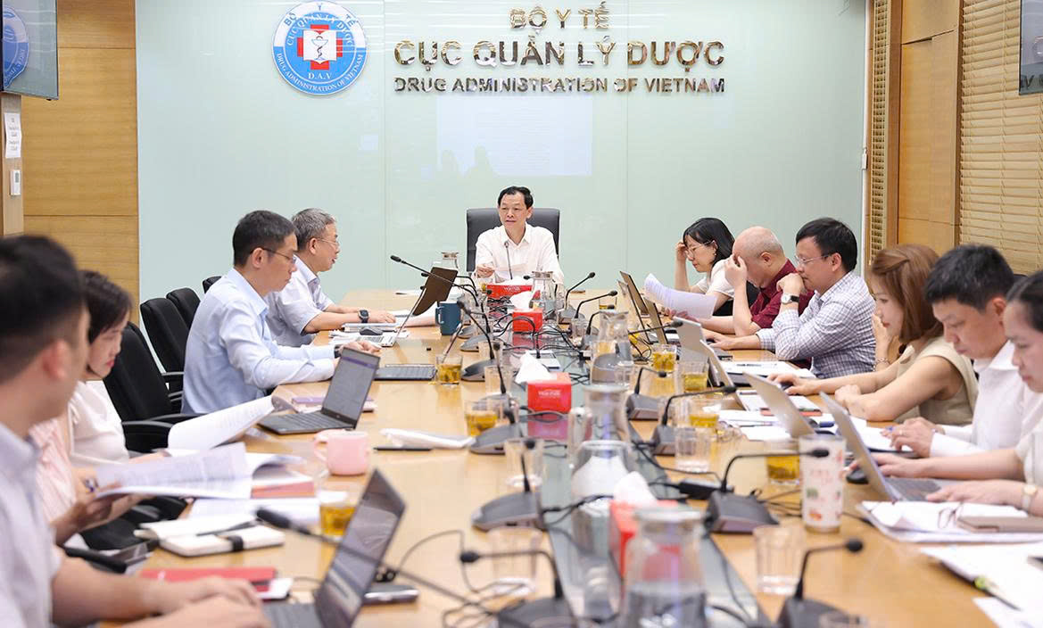 Sửa đổi Thông tư về kiểm nghiệm đáp ứng sự phát triển ngành dược và yêu cầu cao hơn về chất lượng, an toàn thuốc- Ảnh 7. Sửa đổi Thông tư về kiểm nghiệm đáp ứng sự phát triển ngành dược và yêu cầu cao hơn về chất lượng, an toàn thuốc- Ảnh 7.