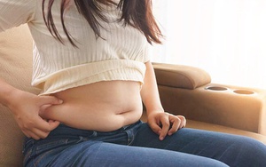 Gập bụng bao nhiêu cái mỗi ngày để cải thiện vòng eo và tăng sức mạnh cơ bụng?- Ảnh 2. Nên tập plank hay gập bụng để giảm mỡ bụng nhanh hơn?