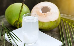 Uống nước điện giải khi tập thể thao nặng, lợi hay hại?- Ảnh 2.