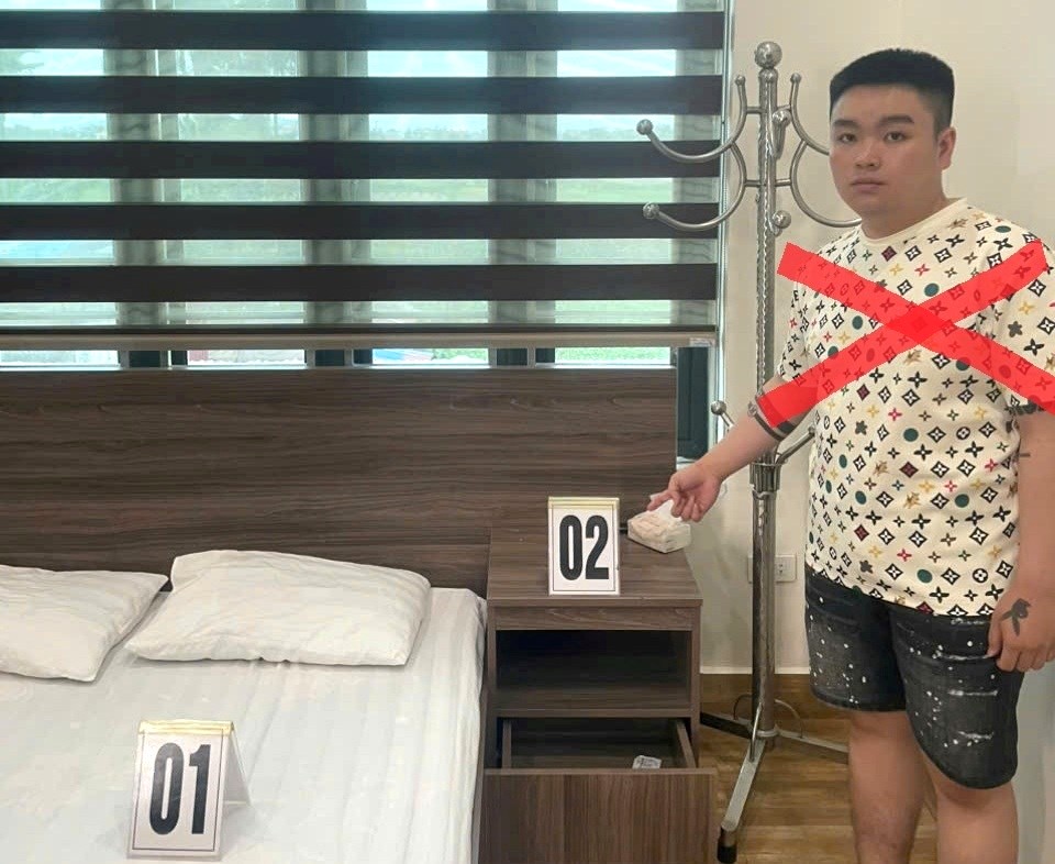 Tài xế taxi bị tố quan hệ tình dục nhiều lần với nữ nhân viên 14 tuổi làm ở quán karaoke- Ảnh 1. Tài xế taxi bị tố quan hệ tình dục nhiều lần với nữ nhân viên 14 tuổi làm ở quán karaoke- Ảnh 1.