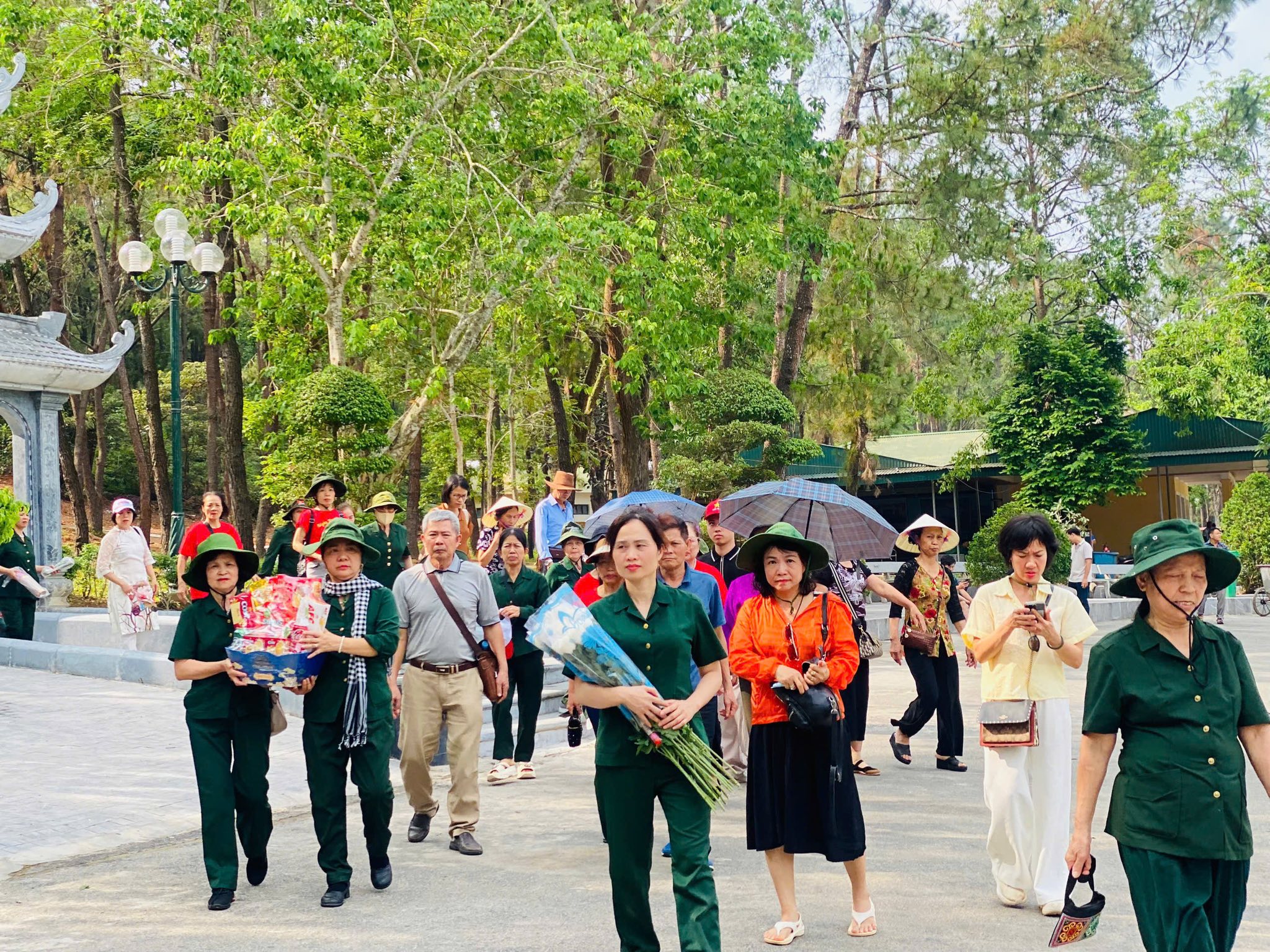 Tri ân tại Ngã ba Đồng Lộc- Ảnh 3. Tri ân tại Ngã ba Đồng Lộc- Ảnh 3.