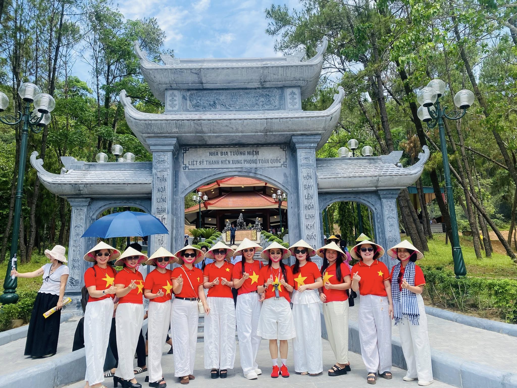 Tri ân tại Ngã ba Đồng Lộc- Ảnh 13. Tri ân tại Ngã ba Đồng Lộc- Ảnh 13.