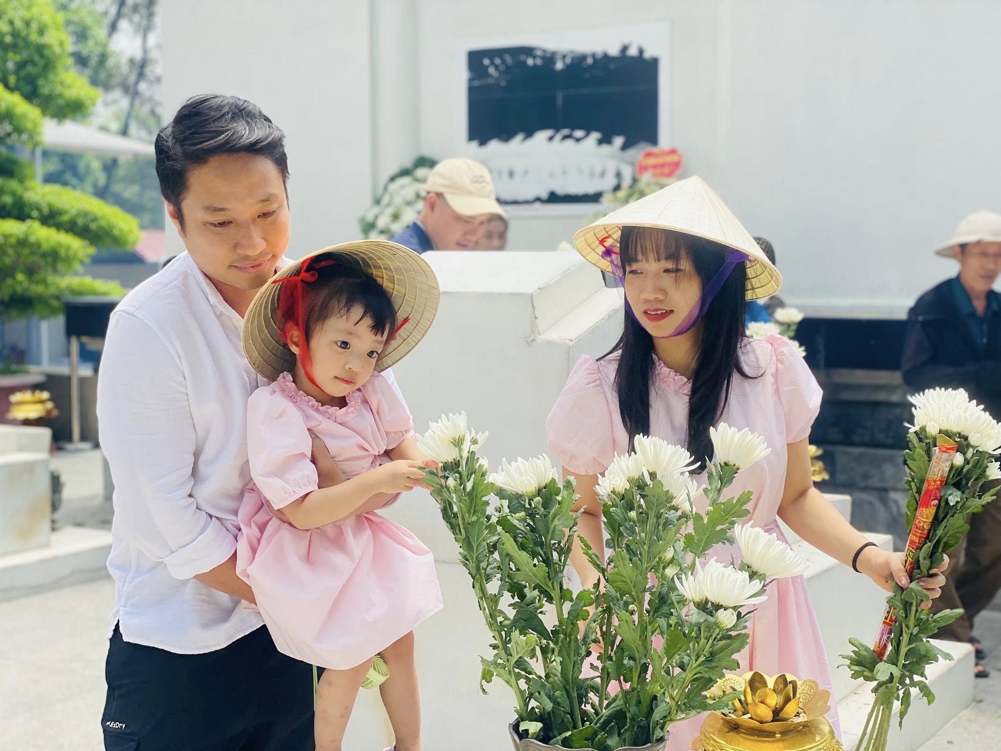 Tri ân tại Ngã ba Đồng Lộc- Ảnh 12. Tri ân tại Ngã ba Đồng Lộc- Ảnh 12.