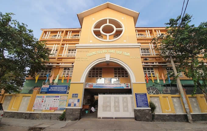 Bộ Y tế yêu cầu điều tra, xử lý vụ nghi ngộ độc thực phẩm khiến 23 học sinh ở TP. Hồ Chí Minh nhập viện- Ảnh 1. Bộ Y tế yêu cầu điều tra, xử lý vụ nghi ngộ độc thực phẩm khiến 23 học sinh ở TP. Hồ Chí Minh nhập viện- Ảnh 1.