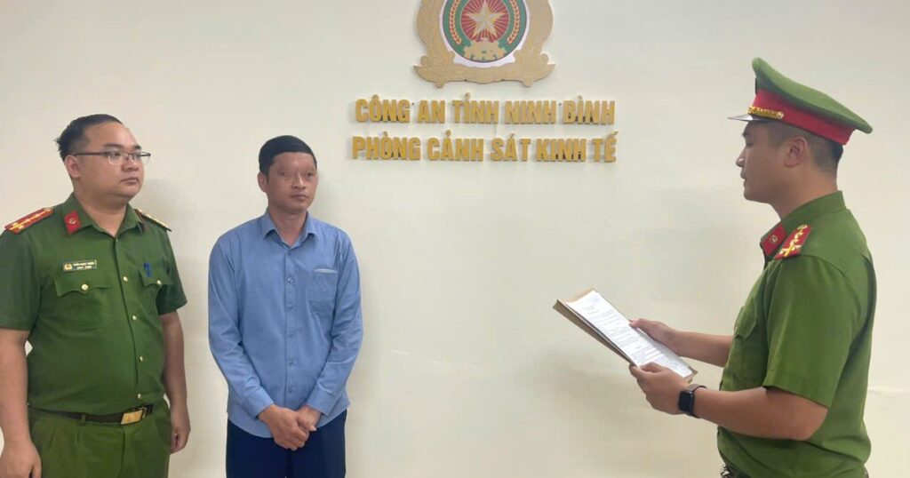 Khởi tố cán bộ xã chiếm đoạt tiền từ thiện hỗ trợ thiên tai của người dân