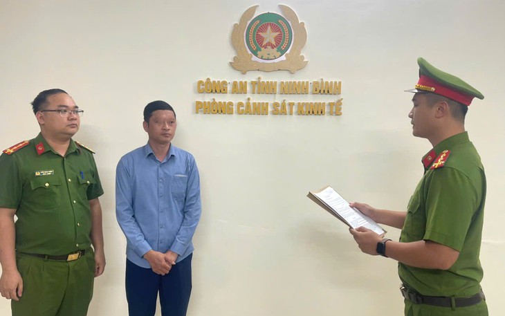 Điều tra vụ khai thác đất mặt ruộng trái phép với quy mô lớn- Ảnh 4.