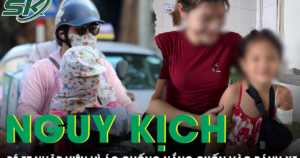 Bé gái nguy kịch vì áo chống nắng cuốn vào bánh xe máy, đứt động mạch cánh tay