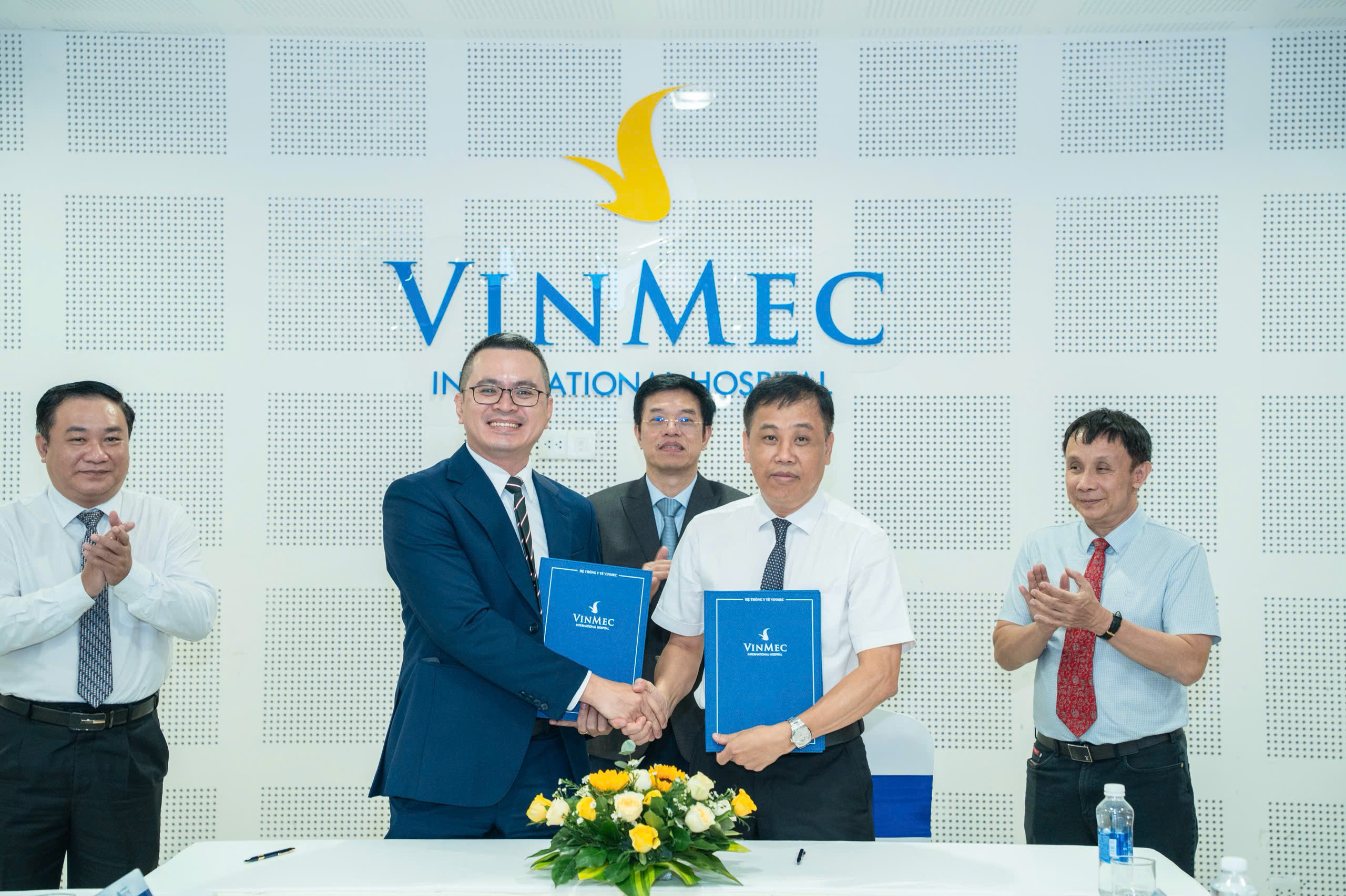 Bệnh viện Trung ương Huế chuyển giao kỹ thuật ghép thận cho Vinmec Nha Trang, mở ra cơ hội điều trị chuyên sâu ngay tại địa phương- Ảnh 1.