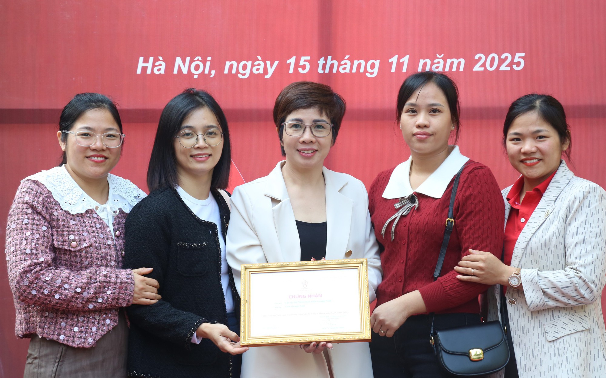 Bé trai sơ sinh mang nhóm 'máu kim cương' cực hiếm được cứu sống ngoạn mục- Ảnh 2.