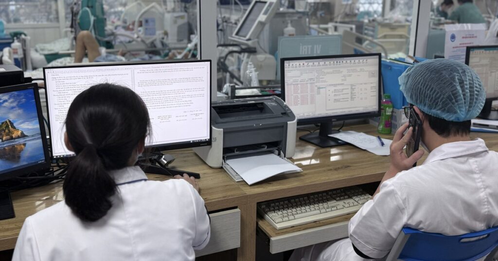Y bác sĩ ‘căng mình’ khám, cấp cứu hơn 316 nghìn lượt người bệnh dịp nghỉ lễ 30/4 và 1/5