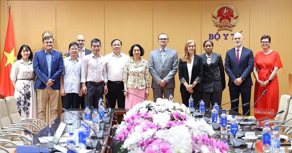 Thứ trưởng Nguyễn Thị Liên Hương tiếp, làm việc với đoàn công tác Nhóm phụ trách Quốc gia của Quỹ Toàn cầu