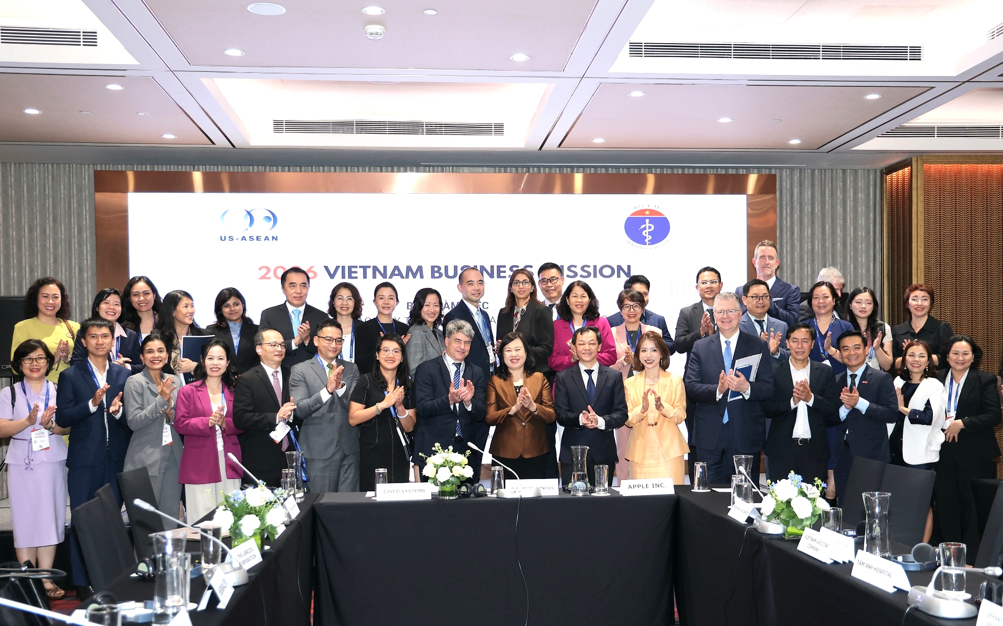 Bộ Y tế và đoàn doanh nghiệp Hoa Kỳ trao đổi, thúc đẩy quan hệ hợp tác, đầu tư về y tế - Ảnh 10.
