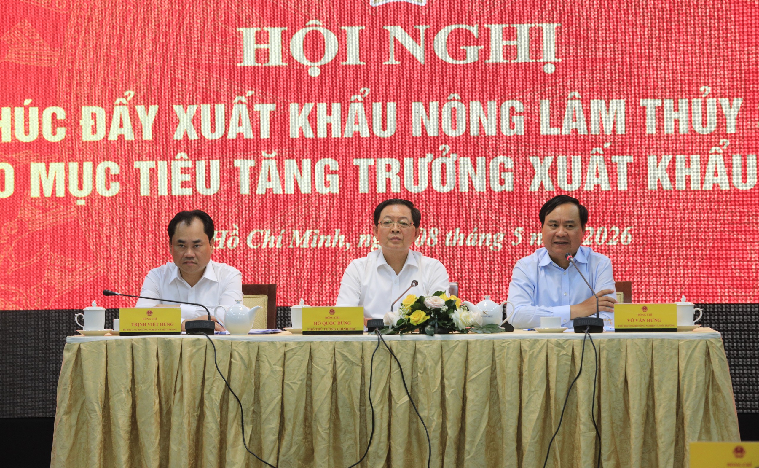Phó Thủ tướng yêu cầu tháo gỡ điểm nghẽn để xuất khẩu nông sản đạt 74 tỷ USD- Ảnh 1.