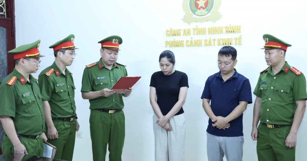 Khởi tố 2 đối tượng vì dàn xếp đấu giá 14 lô đất
