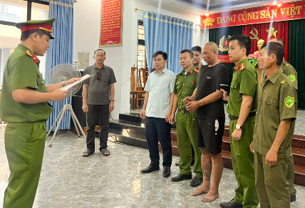 Lời khai của kẻ xông vào trụ sở chém đứt chân cán bộ công an- Ảnh 1.