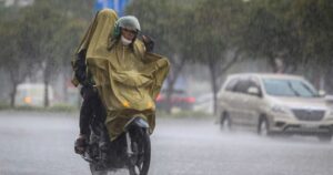 Miền Bắc tiếp tục mưa dông, mức nhiệt toàn miền không vượt quá 30 độ C