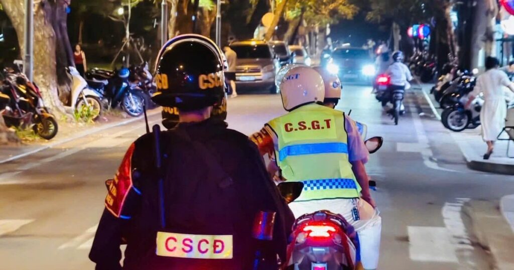Xuyên đêm tuần tra, giữ bình yên phố phường xứ Huế dịp nghỉ lễ