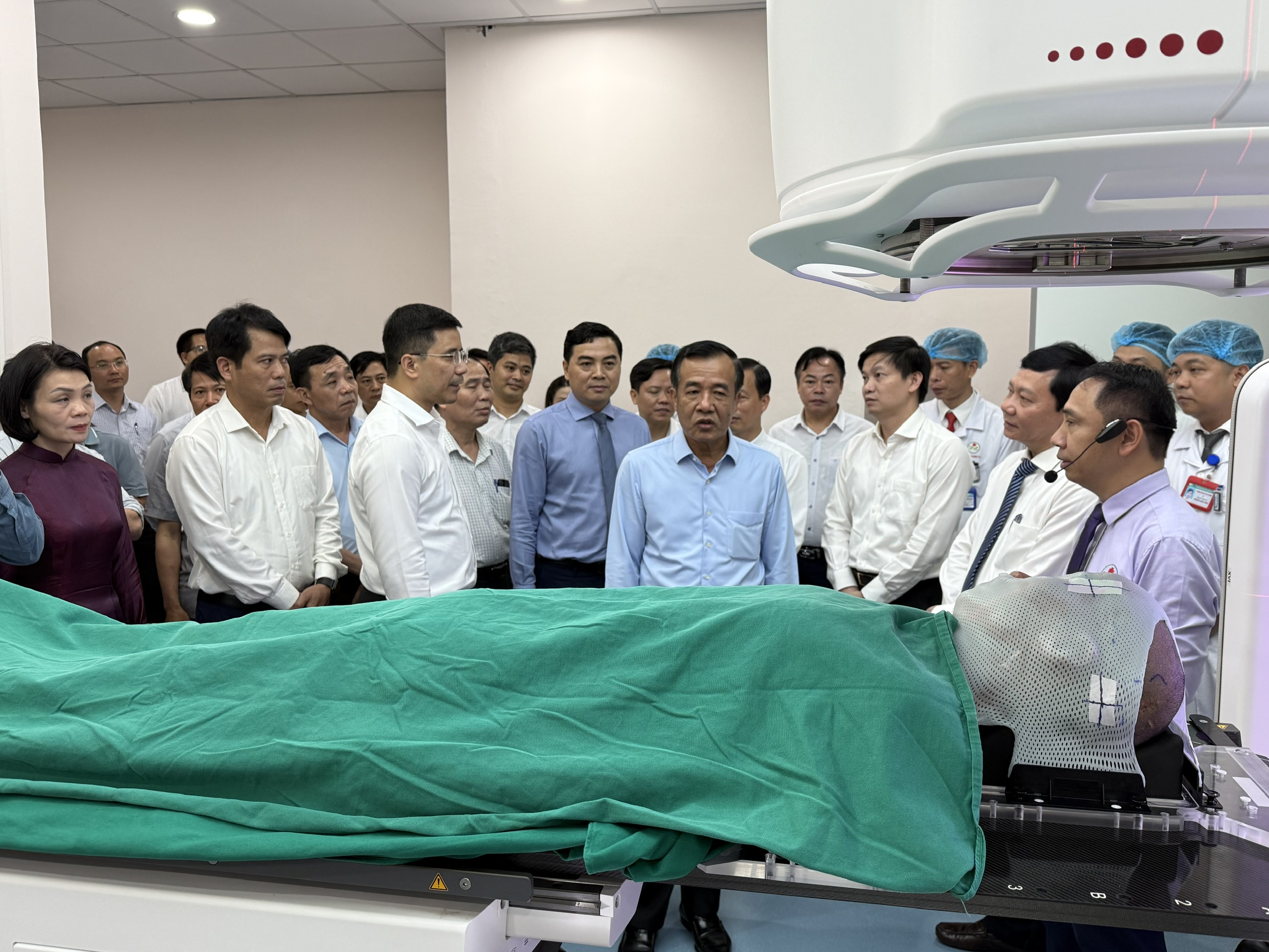 Công bố Bệnh viện Ung bướu tỉnh Thanh Hóa đạt tiêu chuẩn hạng I- Ảnh 3.