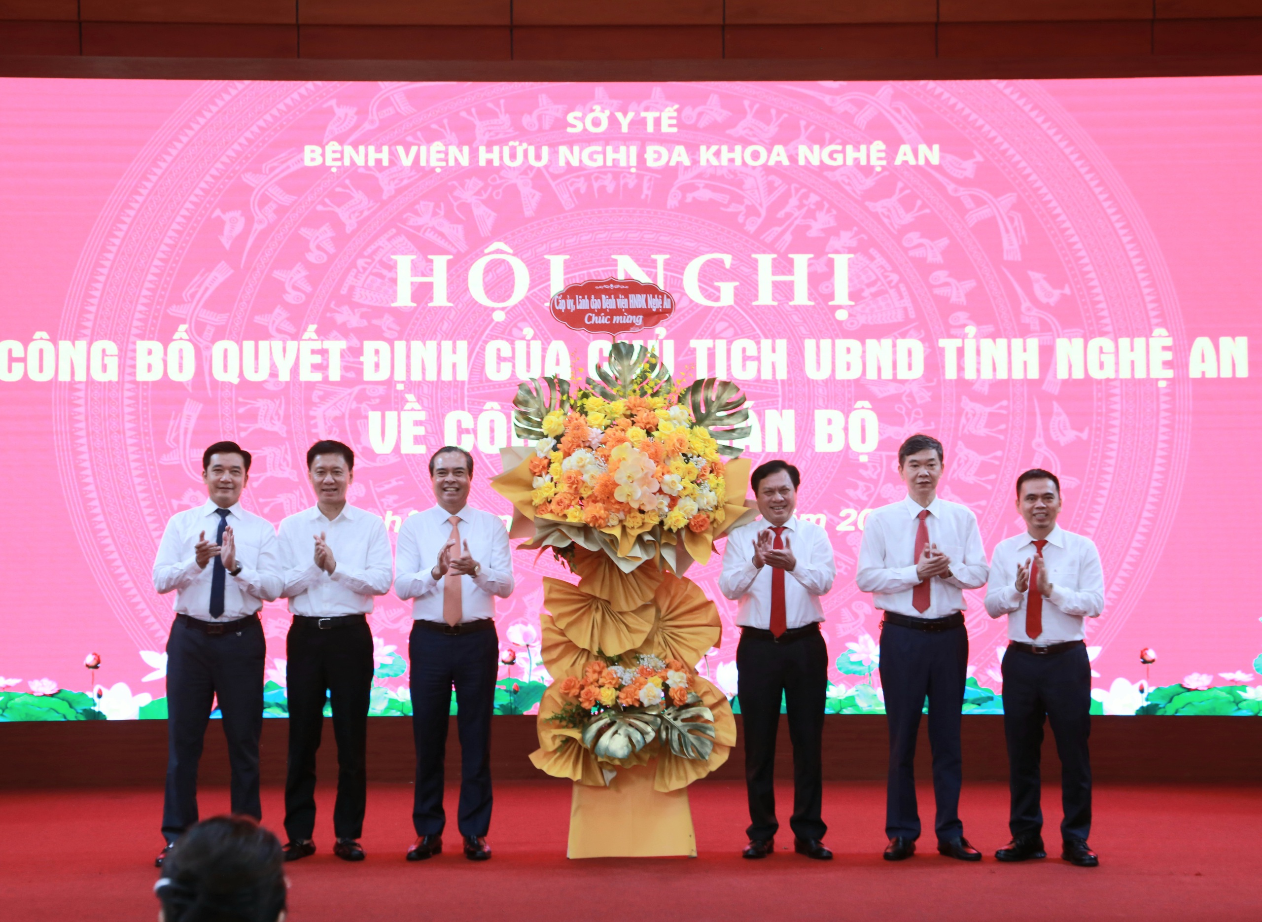 Tân Giám đốc Bệnh viện Hữu nghị Đa khoa Nghệ An: Xây dựng bệnh viện thông minh, chuyên nghiệp và hiện đại- Ảnh 7.