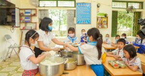 Dinh dưỡng học đường cần được tiếp cận toàn diện