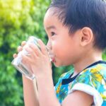 Cách bổ sung nước và điện giải an toàn cho học sinh khi thời tiết nắng nóng kéo dài