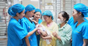 Hành trình 86 ngày nuôi sống bé sơ sinh non tháng của y bác sĩ ở Quảng Ninh