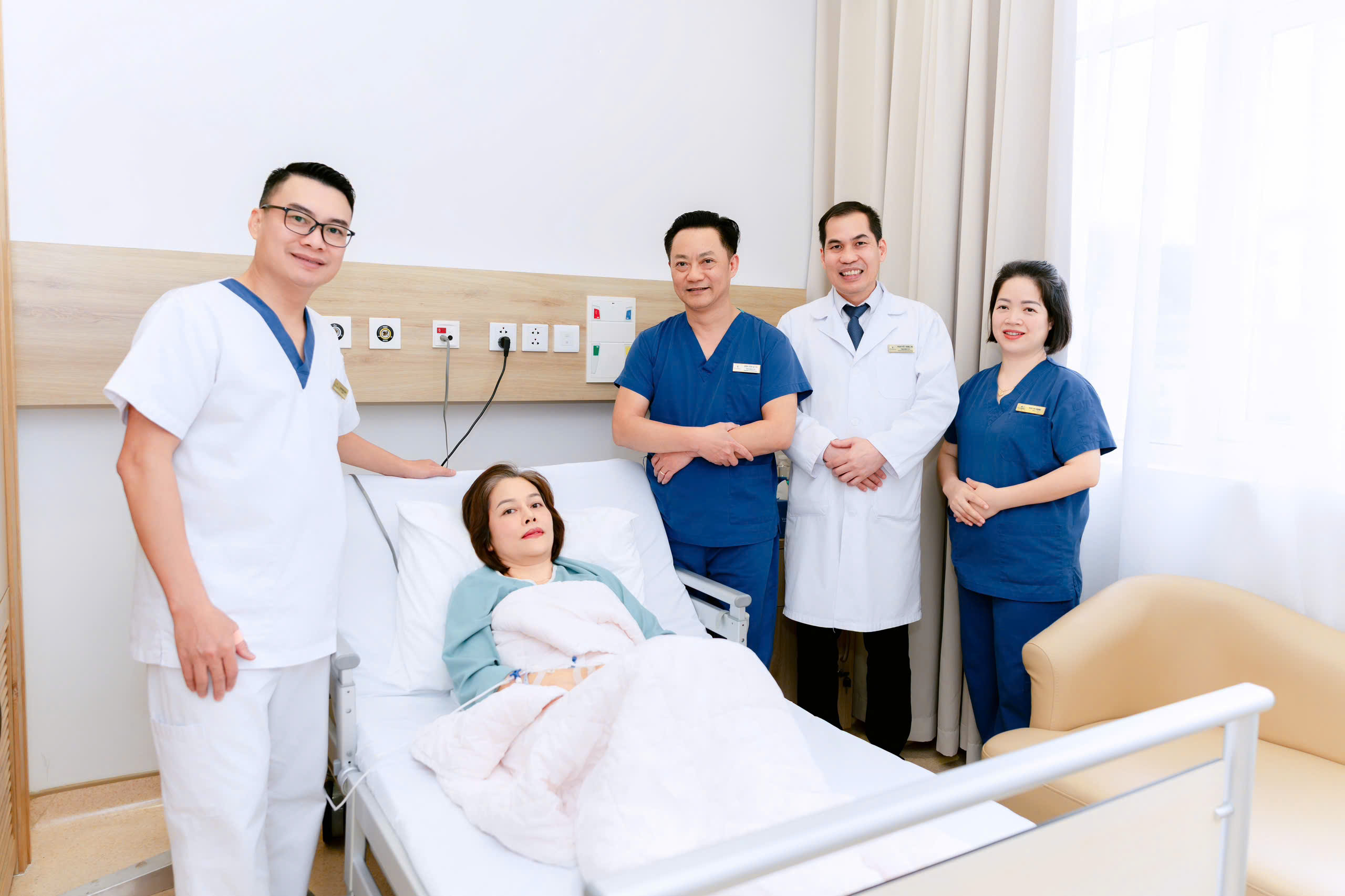 Vinmec Hạ Long cứu nữ bệnh nhân 45 tuổi thoát nguy cơ thủng đại tràng do polyp tái phát phức tạp- Ảnh 2.