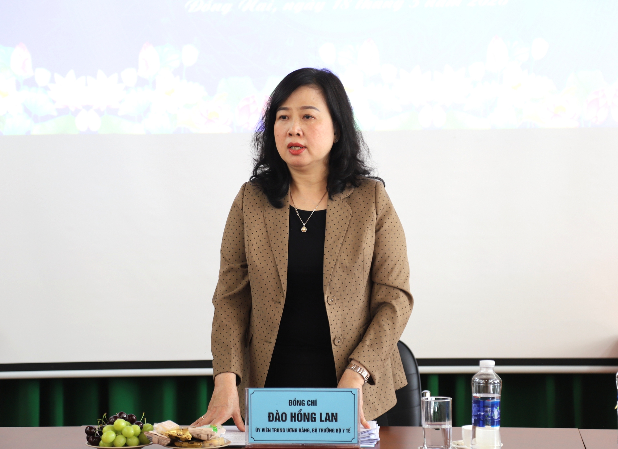 Bộ trưởng Đào Hồng Lan: Cần đặc biệt quan tâm chăm sóc sức khỏe tâm thần từ sớm- Ảnh 1.