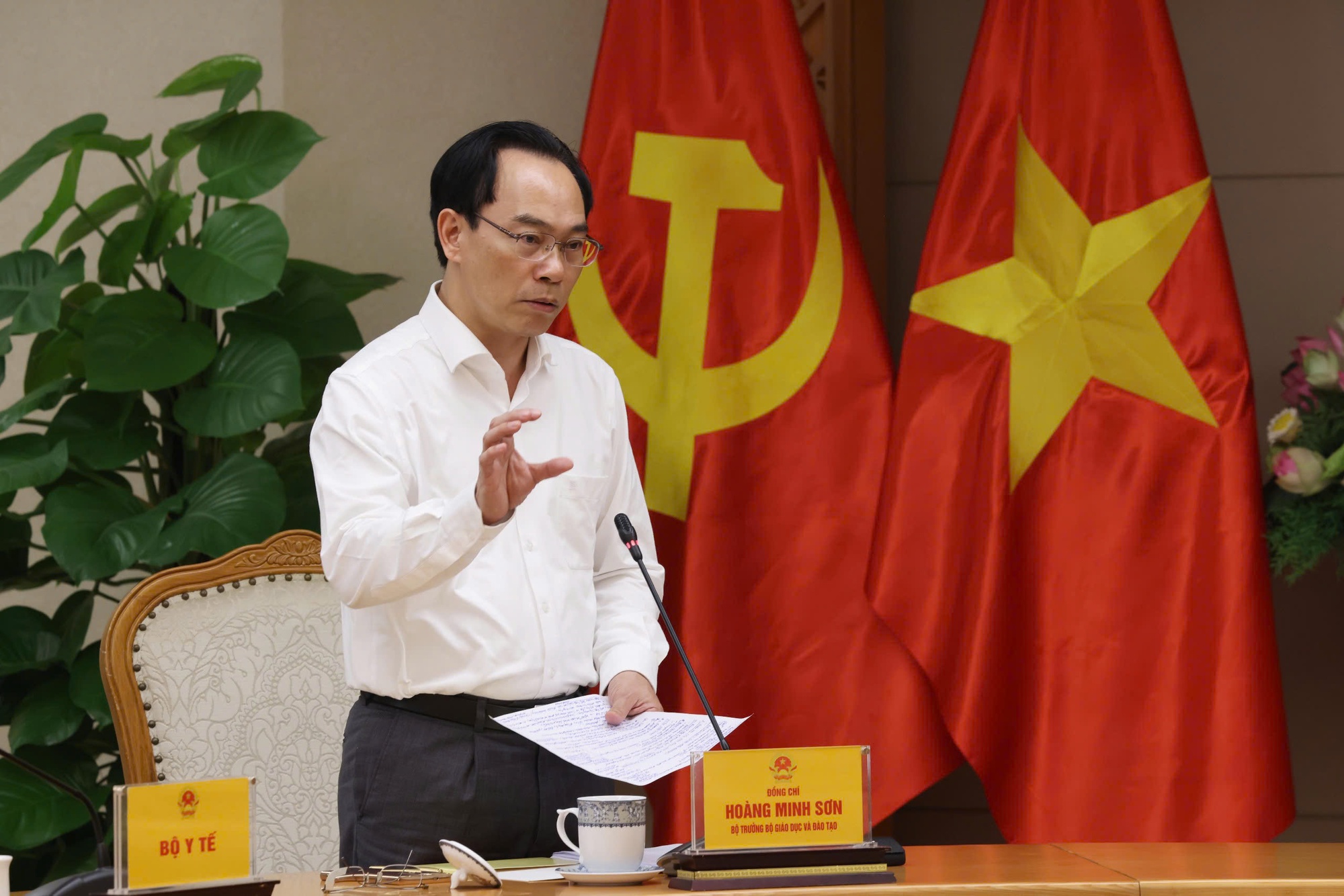 Phó Thủ tướng: Xem gian lận bằng AI là rủi ro trọng yếu của kỳ thi THPT 2026- Ảnh 3.