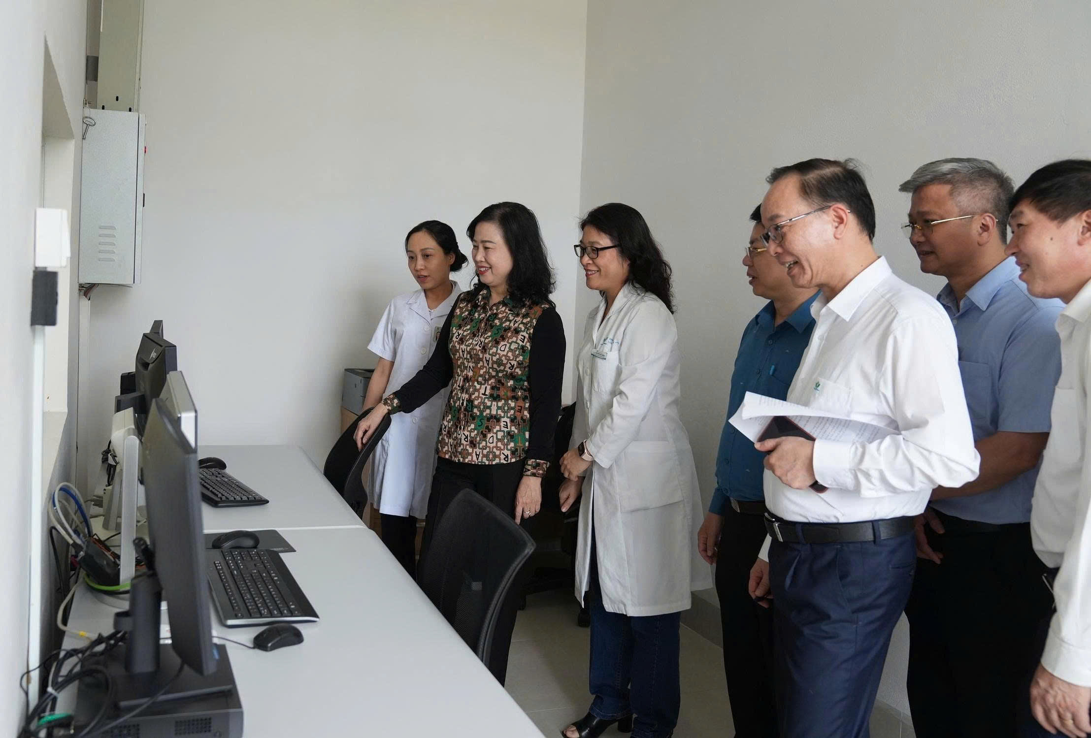 btet-1778894043021291252697 Bộ trưởng Bộ Y tế Đào Hồng Lan: Khẩn trương hoàn thiện các điều kiện để Cơ sở 2 Bệnh viện Nhi Trung ương hoạt động từ ngày 1/6- Ảnh 5.