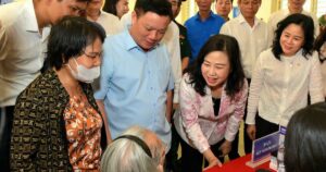 Bộ trưởng Đào Hồng Lan: Chăm sóc sức khỏe người dân từ sớm, từ xa và ngay tại cơ sở