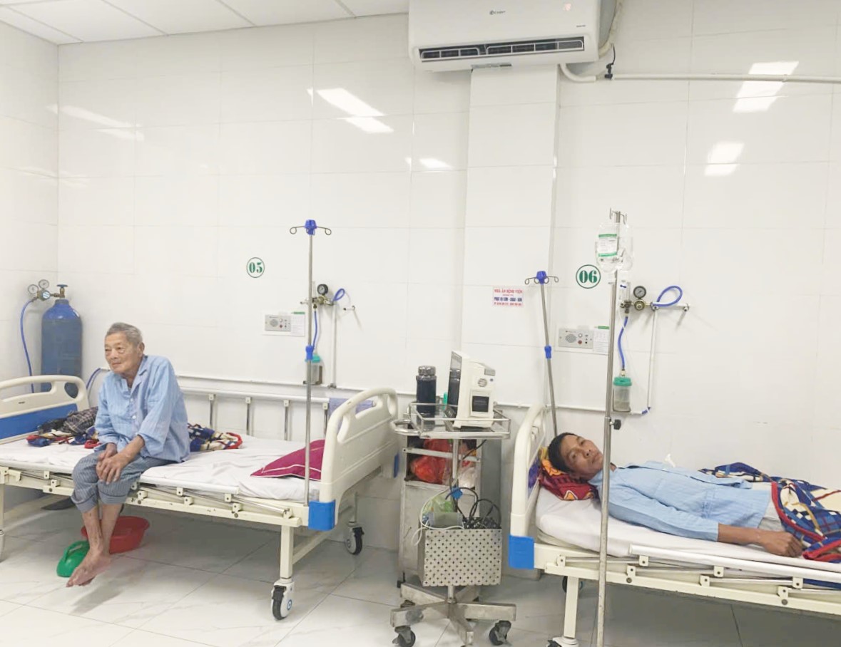 Hà Tĩnh chủ động bảo vệ người bệnh trong mùa nắng nóng- Ảnh 1.