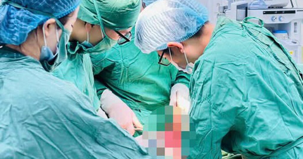 Nổ bình ga mini, người đàn ông suýt mất mạng