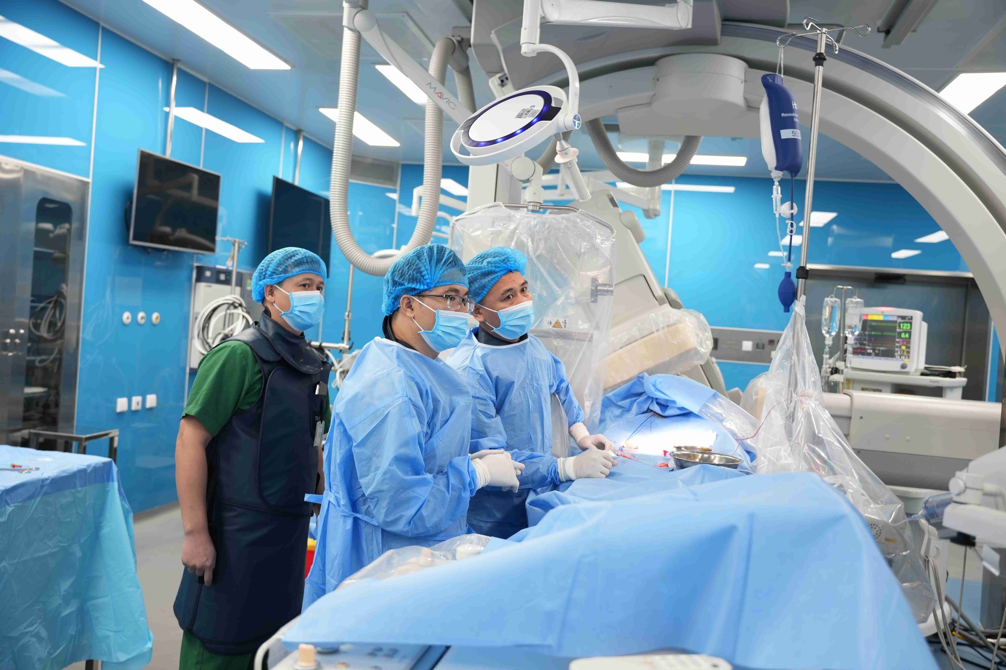 Can thiệp thành công cho bệnh nhi 8 tháng tuổi dị tật tim bẩm sinh- Ảnh 1.